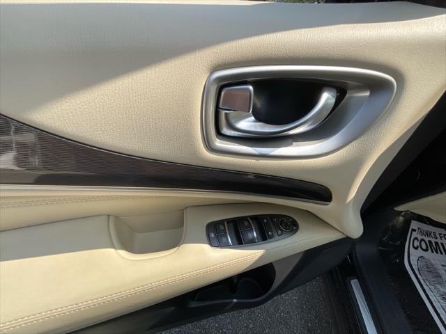 Photo of 2017 Black Obsidian INFINITI QX60