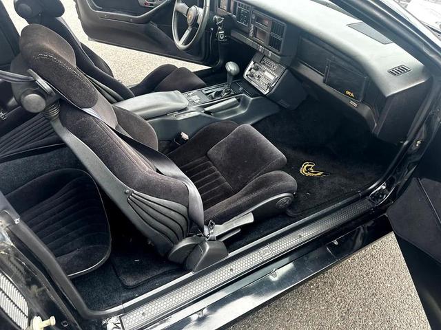 Photo of 1987 Black Pontiac Firebird