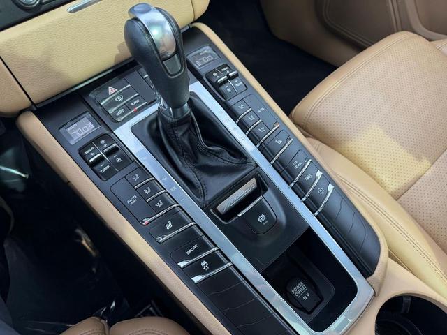 Photo of 2018 Volcano Grey Metallic Porsche Macan