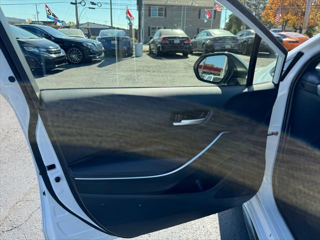 Photo of 2022 White Toyota Corolla