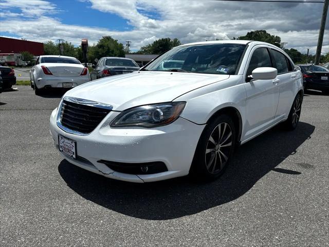 2013 Chrysler 200