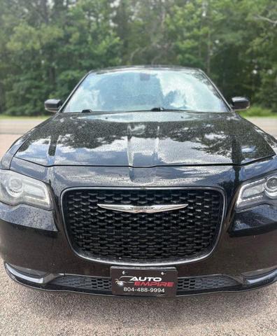Photo of 2015 Black Chrysler 300