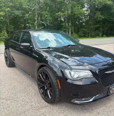 Photo of 2015 Black Chrysler 300