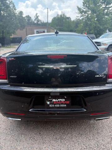 Photo of 2015 Black Chrysler 300