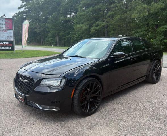 Photo of 2015 Black Chrysler 300