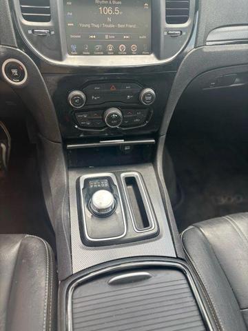 Photo of 2015 Black Chrysler 300
