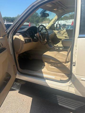 Photo of 2013 Pearl Cadillac Escalade ESV
