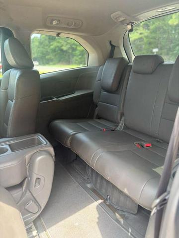 Photo of 2014 Crystal Black Pearl Honda Odyssey