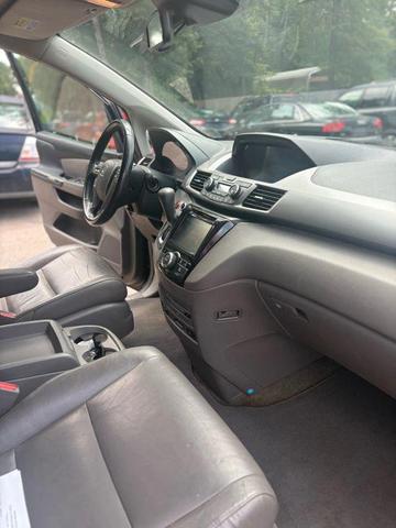 Photo of 2014 Crystal Black Pearl Honda Odyssey