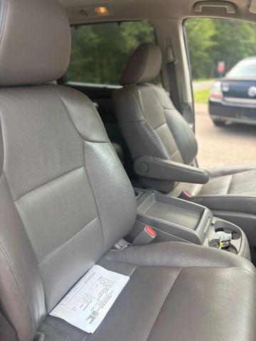 Photo of 2014 Crystal Black Pearl Honda Odyssey