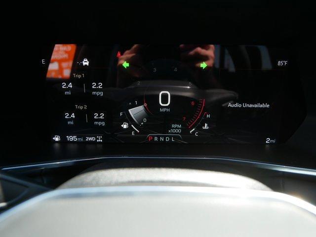 Photo of 2025 Summit White GMC Canyon