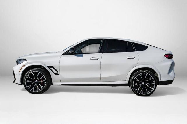 Photo of 2023 Mineral White Metallic BMW X6 M