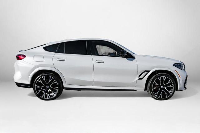 Photo of 2023 Mineral White Metallic BMW X6 M