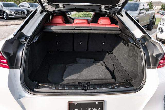 Photo of 2023 Mineral White Metallic BMW X6 M