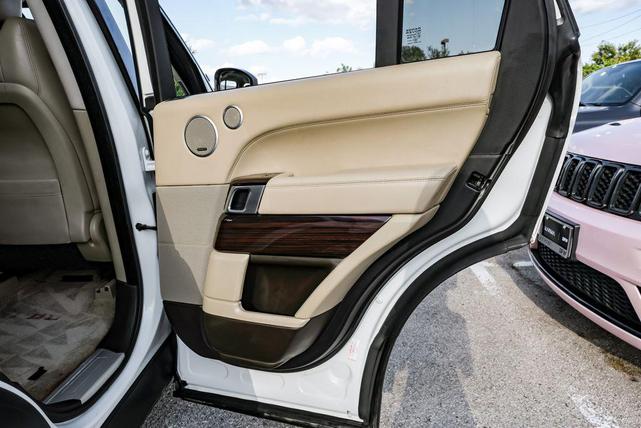 Photo of 2014 Fuji White Land Rover Range Rover