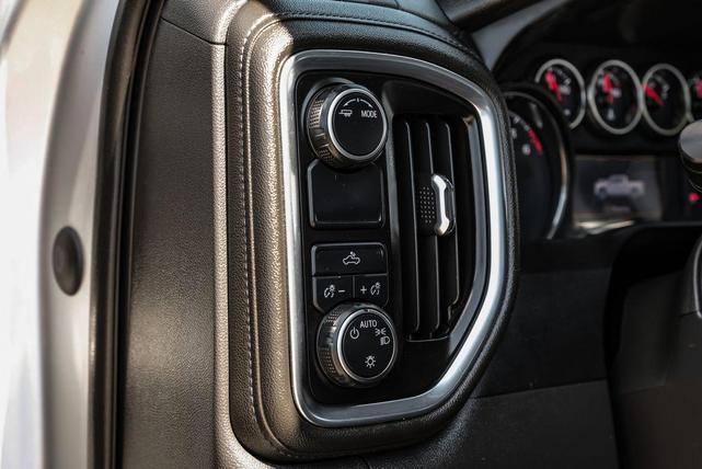 Photo of 2022 Silver Ice Metallic Chevrolet Silverado 1500