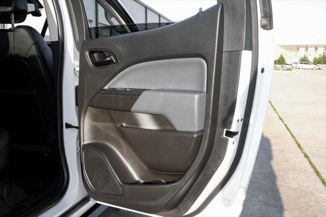 Photo of 2022 Summit White Chevrolet Colorado