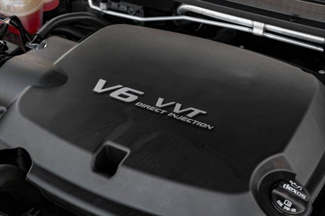 Photo of 2022 Summit White Chevrolet Colorado