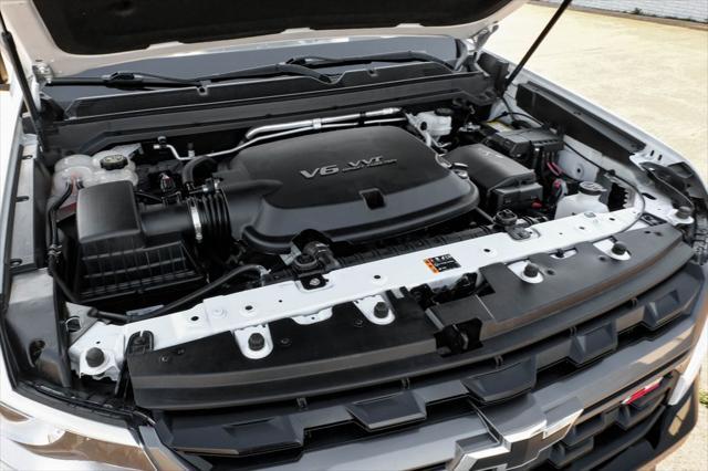 Photo of 2022 Summit White Chevrolet Colorado