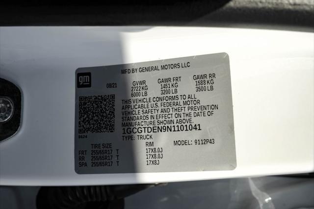 Photo of 2022 Summit White Chevrolet Colorado