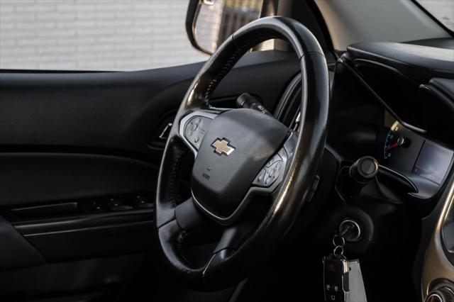 Photo of 2022 Summit White Chevrolet Colorado
