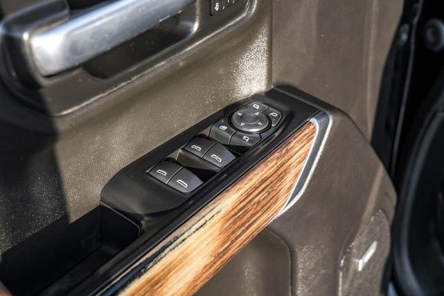 Photo of 2021 Black Chevrolet Silverado 1500
