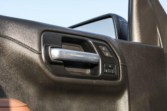 Photo of 2021 Black Chevrolet Silverado 1500