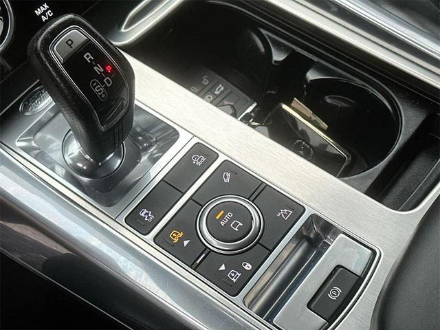Photo of 2020 Fuji White Land Rover Range Rover Sport