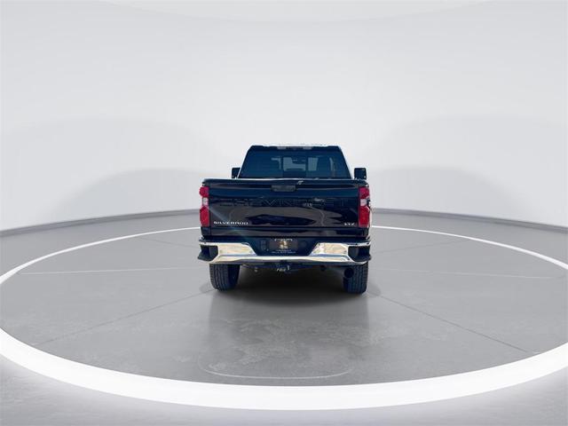 Photo of 2020 Black Chevrolet Silverado 2500