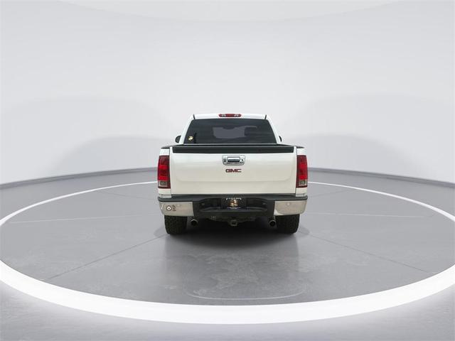 Photo of 2013 White Diamond Tricoat GMC Sierra 1500