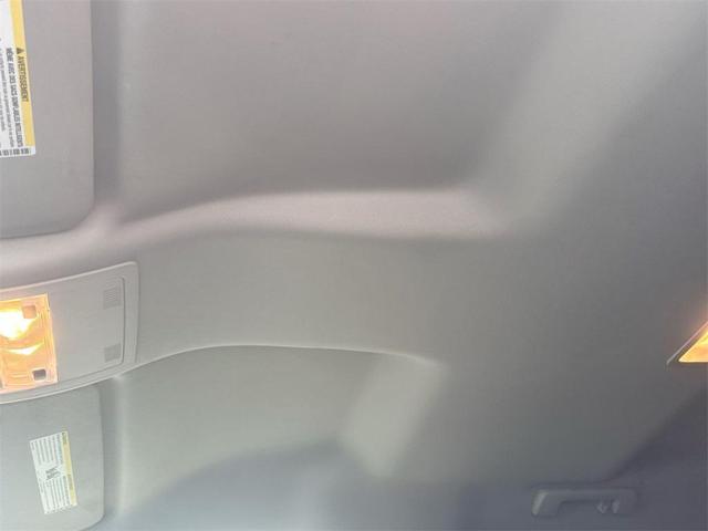 Photo of 2013 White Diamond Tricoat GMC Sierra 1500