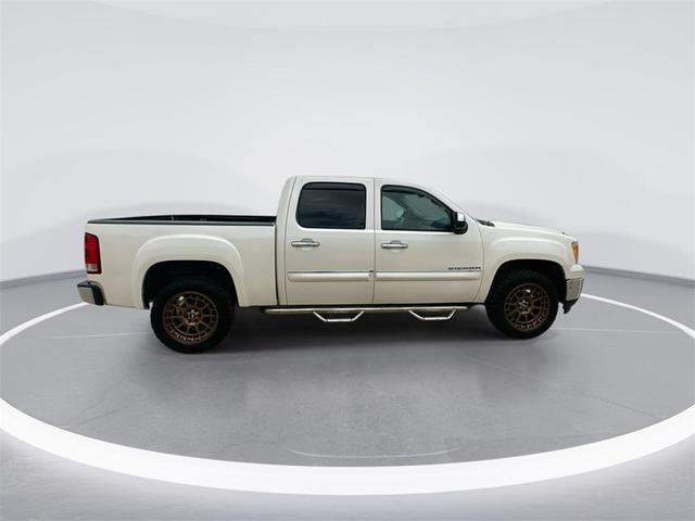 Photo of 2013 White Diamond Tricoat GMC Sierra 1500