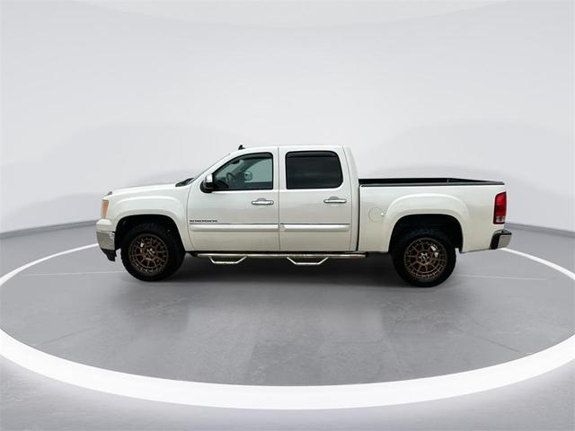 Photo of 2013 White Diamond Tricoat GMC Sierra 1500