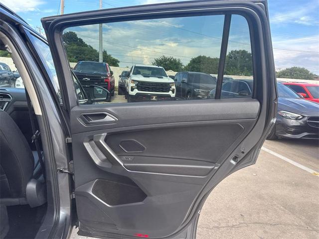 Photo of 2021 Platinum Gray Metallic Volkswagen Tiguan