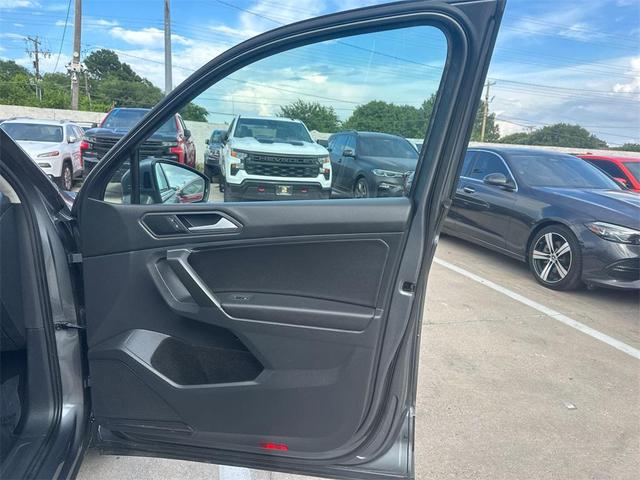 Photo of 2021 Platinum Gray Metallic Volkswagen Tiguan
