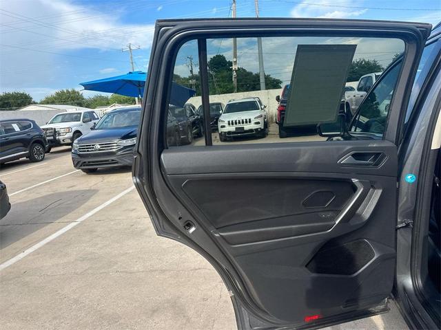 Photo of 2021 Platinum Gray Metallic Volkswagen Tiguan