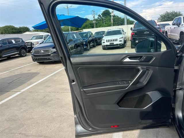 Photo of 2021 Platinum Gray Metallic Volkswagen Tiguan