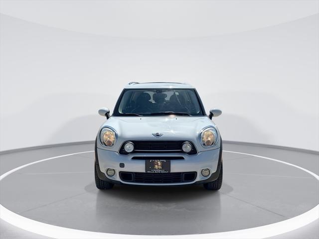 Photo of 2015 Light White MINI Countryman