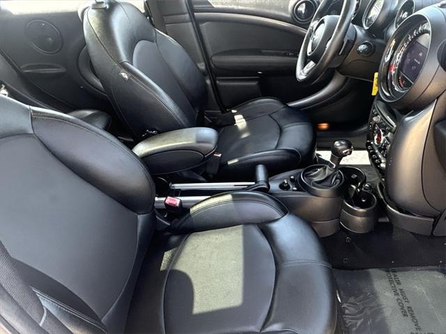 Photo of 2015 Light White MINI Countryman