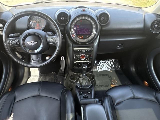 Photo of 2015 Light White MINI Countryman