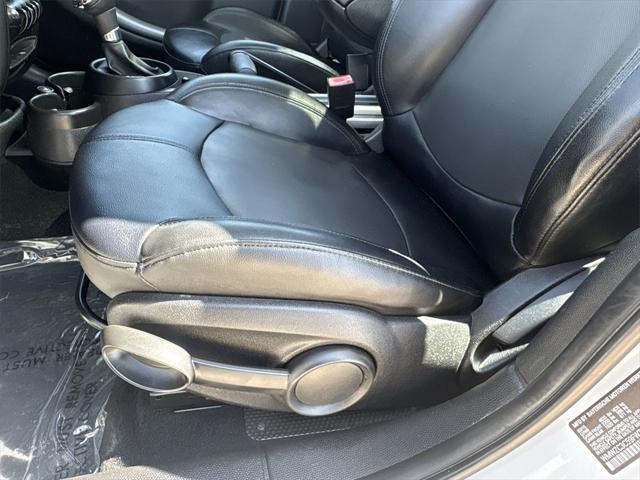 Photo of 2015 Light White MINI Countryman