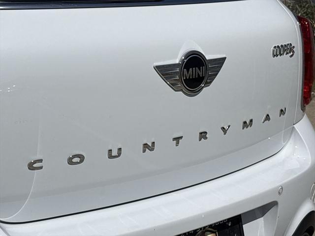 Photo of 2015 Light White MINI Countryman