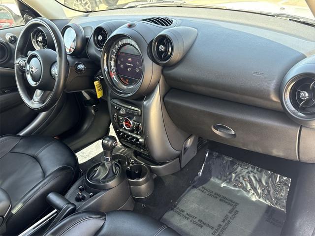 Photo of 2015 Light White MINI Countryman