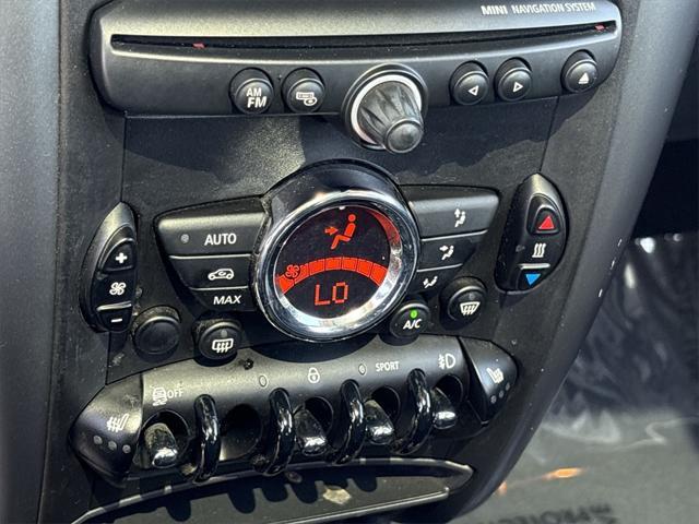 Photo of 2015 Light White MINI Countryman
