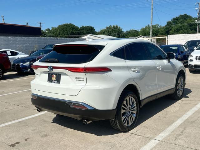 Photo of 2022 Blizzard Pearl Toyota Venza
