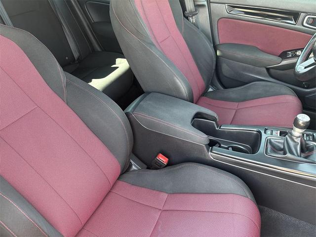 Photo of 2022 Orange Pearl Honda Civic Si