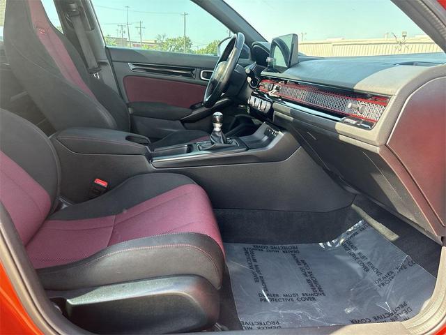 Photo of 2022 Orange Pearl Honda Civic Si
