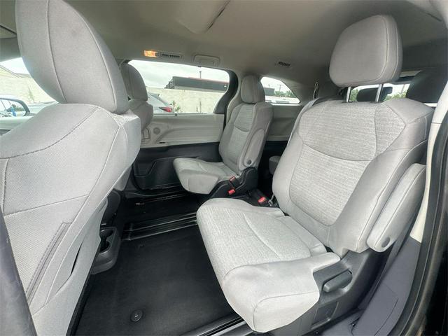 Photo of 2022 Midnight Black Metallic Toyota Sienna