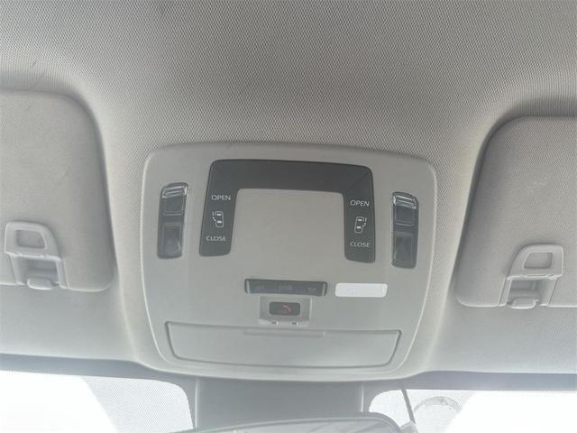 Photo of 2022 Midnight Black Metallic Toyota Sienna