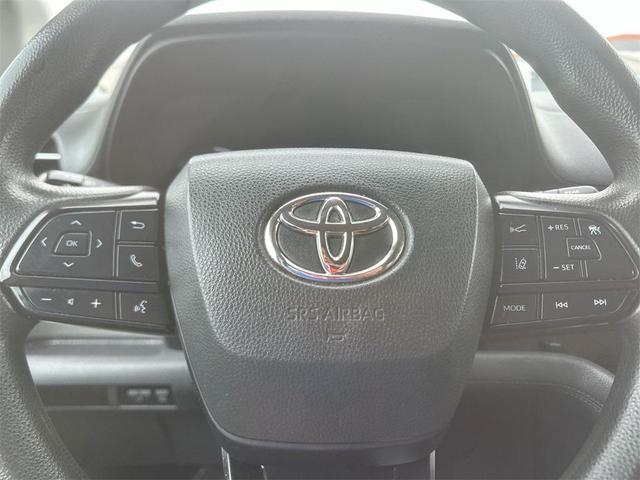 Photo of 2022 Midnight Black Metallic Toyota Sienna